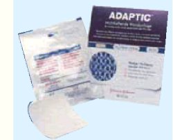 MEDICAZIONE NON ADERENTE STERILE APTIC MISURA 7,6X7,6CM 10 PEZZI 2012ZI - Farmadillo